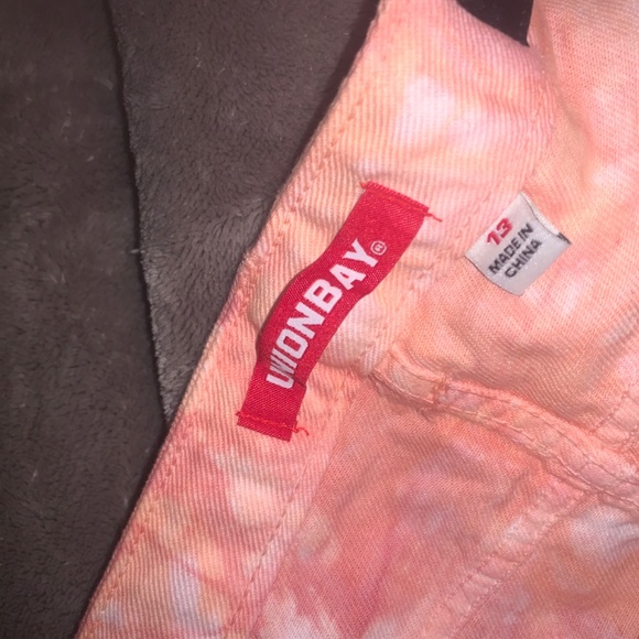 Tie dye Jean shorts NWT - Picture 3 of 4